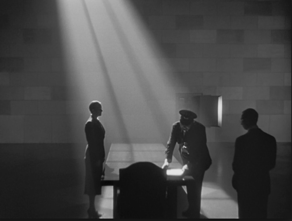 best cinematography techniques and tips light and shadow in citizen kane